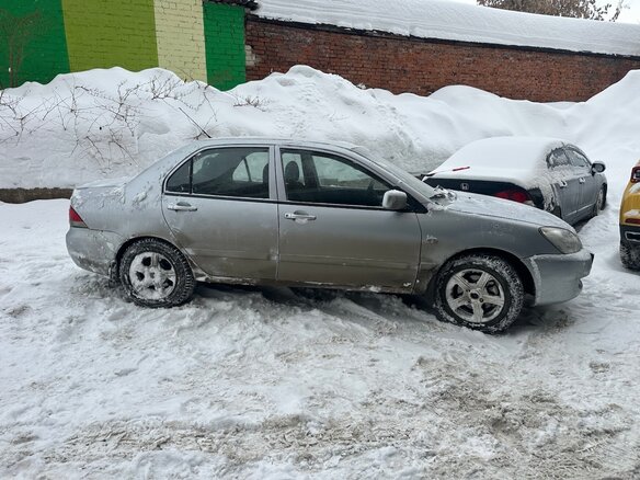 2006 Mitsubishi Lancer IX Рестайлинг, серебристый, 255000 рублей - вид 3