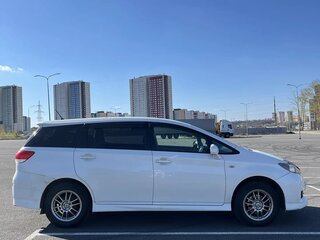 2010 Toyota Wish II, белый, 890000 рублей, вид 3
