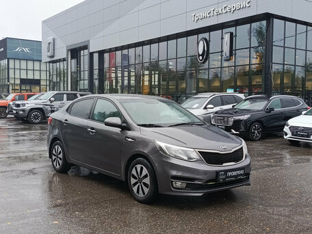 2015 Kia Rio III Рестайлинг, серый, 736000 рублей, вид 3