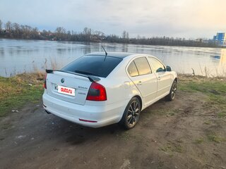 2013 Skoda Octavia II (A5) Рестайлинг, белый, 530000 рублей, вид 2