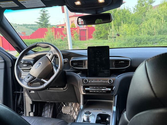 2020 Ford Explorer VI, чёрный, 4700000 рублей - вид 1