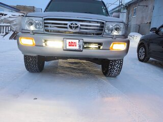 2004 Toyota Land Cruiser 100 Series Рестайлинг 1, серебристый, 2350000 рублей, вид 1