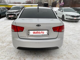 2012 Kia Cerato 6-speed II, серебристый, 820000 рублей, вид 4