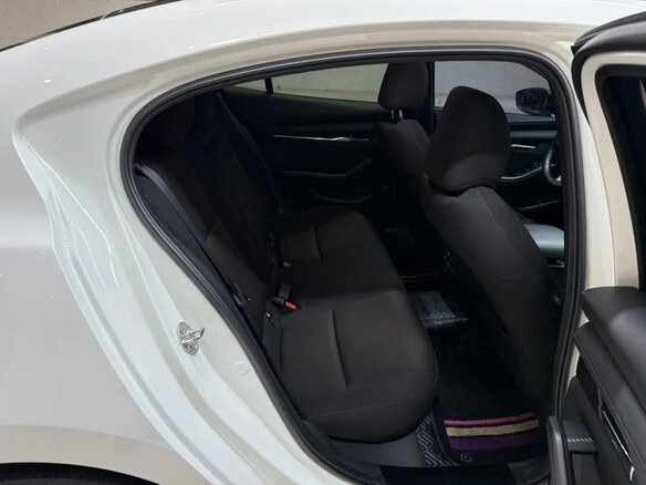 2021 Mazda 3 Axela IV (BP), белый - вид 16