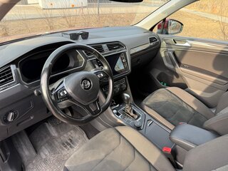2018 Volkswagen Tiguan II, пурпурный, 2400000 рублей, вид 5