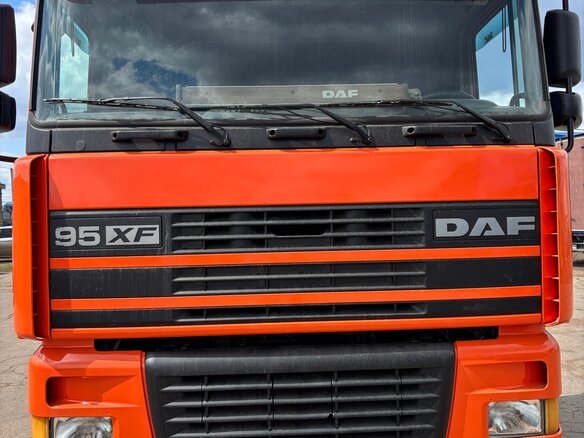 2001 DAF 95XF, оранжевый, 1800000 рублей - вид 19