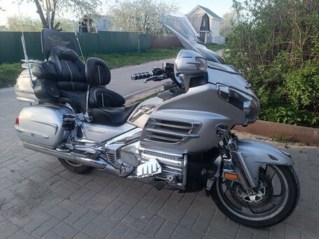 2006 Honda GL 1800 Gold Wing, серебристый, 940000 рублей, вид 1
