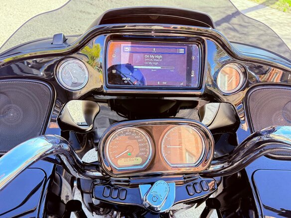 2022 Harley-Davidson Road Glide, чёрный, 1750000 рублей - вид 5