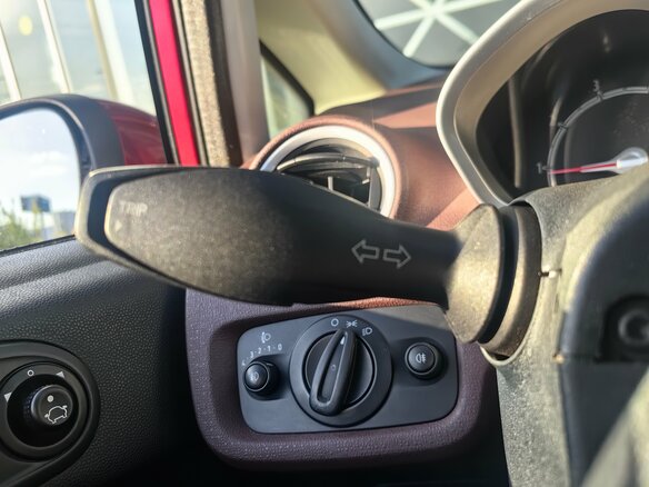 2010 Ford Fiesta Mk6, красный, 599000 рублей - вид 14