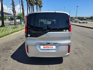 2017 Honda Stepwgn V Рестайлинг, серый, 1840000 рублей, вид 5