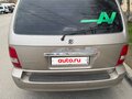 2004 Kia Carnival I Рестайлинг, бежевый, 490000 рублей - вид 2