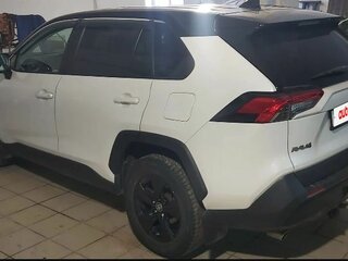 2020 Toyota RAV4 V (XA50), белый, 3100000 рублей, вид 4
