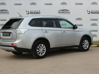 2014 Mitsubishi Outlander III Рестайлинг, серебристый, 1340000 рублей, вид 5