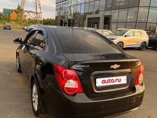 2013 Chevrolet Aveo II, чёрный, 727000 рублей, вид 3