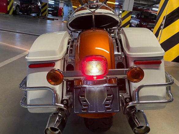 2023 Harley-Davidson Electra Glide, оранжевый, 2500000 рублей - вид 9