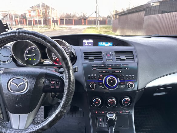 2012 Mazda 3 II (BL) Рестайлинг, белый, 1250000 рублей - вид 15