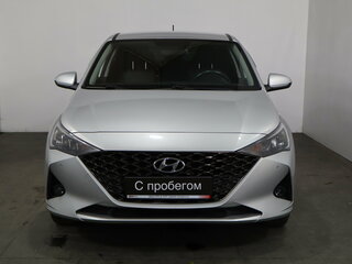 2021 Hyundai Solaris II Рестайлинг, серебристый, 1399000 рублей, вид 2