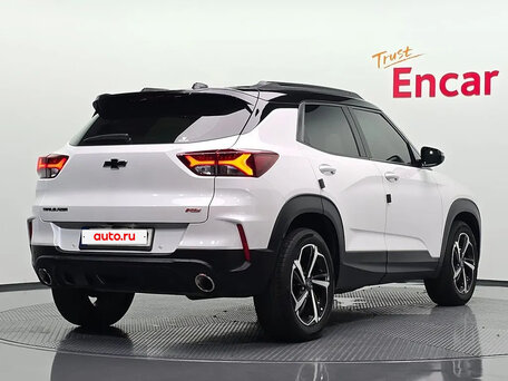 2022 Chevrolet TrailBlazer III, белый, 1650000 рублей, вид 3