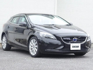 2015 Volvo V40 II, чёрный, 798008 рублей, вид 1