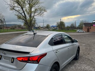 2017 Hyundai Solaris II, белый, 745000 рублей, вид 3