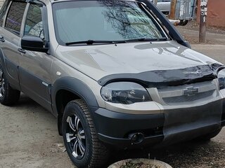 2019 Chevrolet Niva I Рестайлинг, серый, 900000 рублей, вид 3