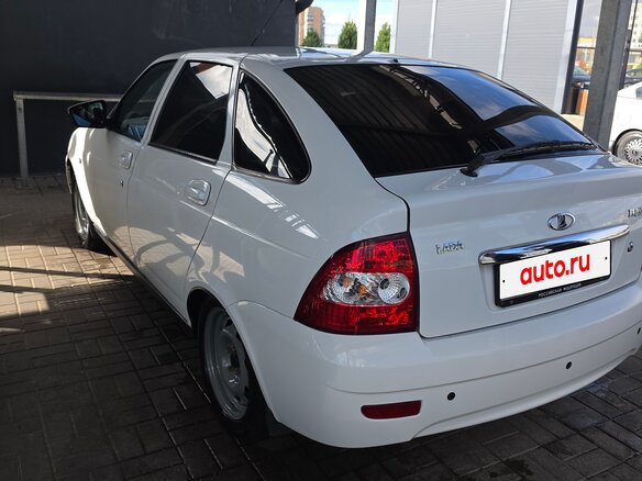 2010 Lada (ВАЗ) Priora I, белый, 360000 рублей - вид 1