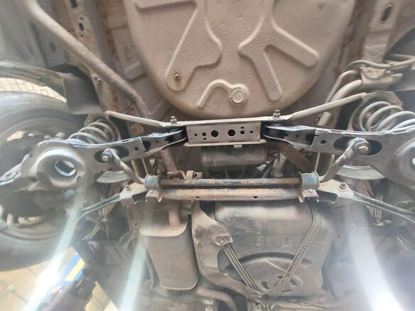 2011 Ford Focus II Рестайлинг, серебристый, 500000 рублей - вид 13