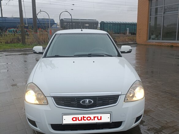 2015 Lada (ВАЗ) Priora I Рестайлинг, белый, 700000 рублей - вид 3