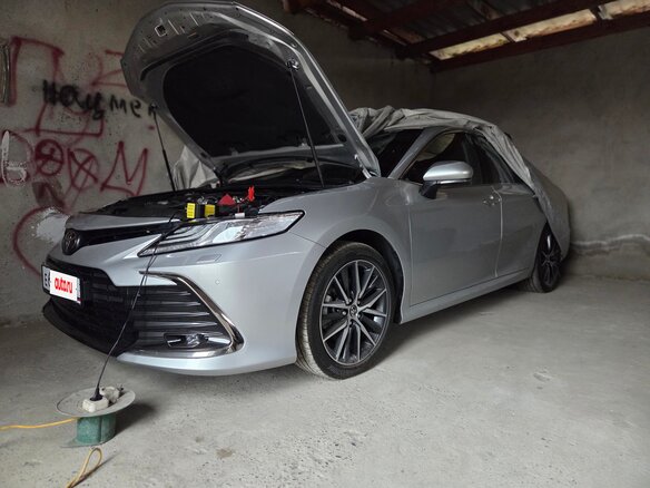 2021 Toyota Camry VIII (XV70) Рестайлинг, серебристый, 3900000 рублей - вид 11