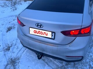 2017 Hyundai Solaris II, серебристый, 1050000 рублей, вид 4