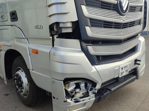 2023 Foton Auman EST A, серебристый, 2565500 рублей - вид 3