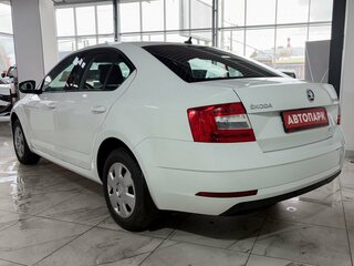 2020 Skoda Octavia III (A7) Рестайлинг, белый, 1779000 рублей, вид 4