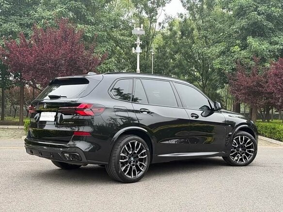 2023 BMW X5 40Li IV (G05/G18) Рестайлинг, чёрный - вид 4