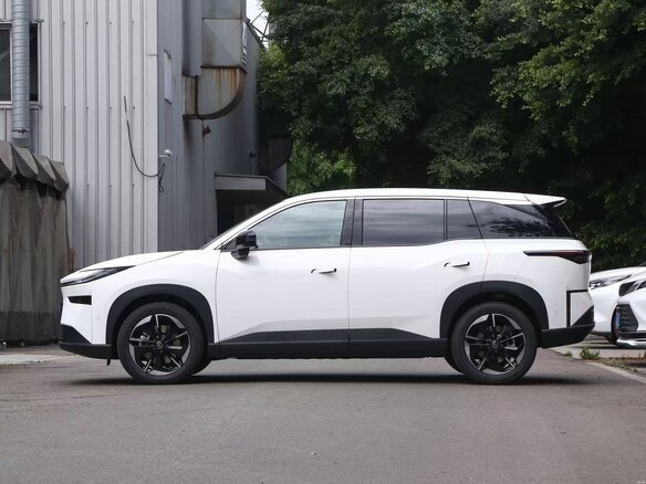2026 Toyota bZ3X 50 kWh, белый, 2400000 рублей - вид 2