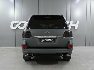 2013 Toyota Land Cruiser 200 Series Рестайлинг 1, серебристый, 3990000 рублей, вид 4