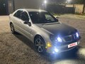 2004 Mercedes-Benz C-Класс 230 II (W203) Рестайлинг, серебристый, 800000 рублей