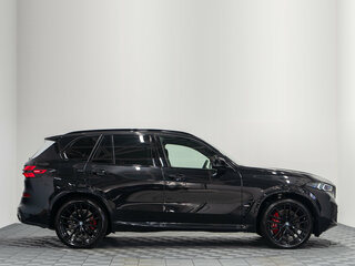 2025 BMW X5 M60i IV (G05/G18) Рестайлинг, серый, 19990000 рублей, вид 5