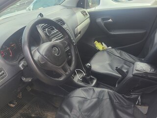 2018 Volkswagen Polo V Рестайлинг, белый, 620000 рублей, вид 3