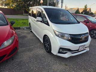 2017 Honda Stepwgn V, белый, 2250000 рублей, вид 2