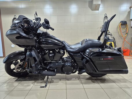 2020 Harley-Davidson Road Glide Limited, чёрный, 1850000 рублей, вид 1