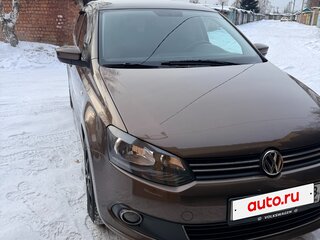 2015 Volkswagen Polo V, коричневый, 850000 рублей, вид 3