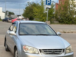 2004 Kia Cerato I, серебристый, 290000 рублей, вид 3