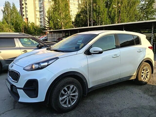 2021 Kia Sportage IV Рестайлинг, белый, 2750000 рублей, вид 4