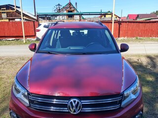 2013 Volkswagen Tiguan I Рестайлинг, красный, 2300000 рублей, вид 2