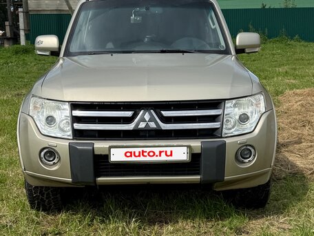 2010 Mitsubishi Pajero IV, бежевый, 2150000 рублей, вид 2