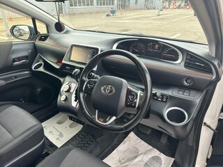 2021 Toyota Sienta II Рестайлинг, белый, 1690000 рублей, вид 5