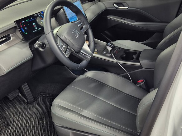 2025 BYD Qin Plus DM-i I, белый, 2350000 рублей - вид 7