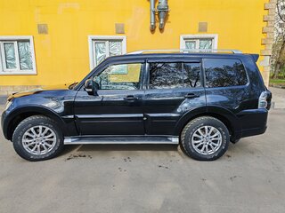 2011 Mitsubishi Pajero IV Рестайлинг 1, чёрный, 2200000 рублей, вид 3