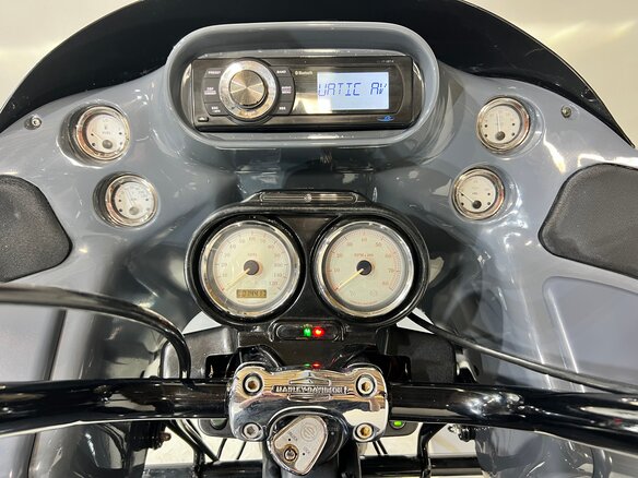 2012 Harley-Davidson Road Glide, серебристый, 760000 рублей - вид 22