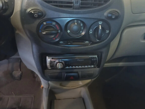 2010 Lada (ВАЗ) Kalina I, серый, 220000 рублей - вид 10